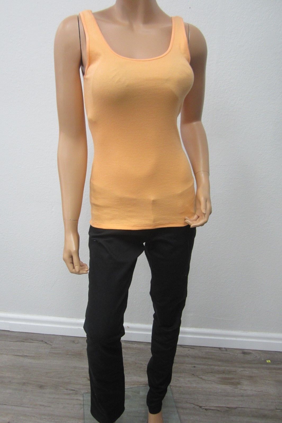 *NWT* Women's Under Armour Heat Gear Orange Tank Top Size S/P