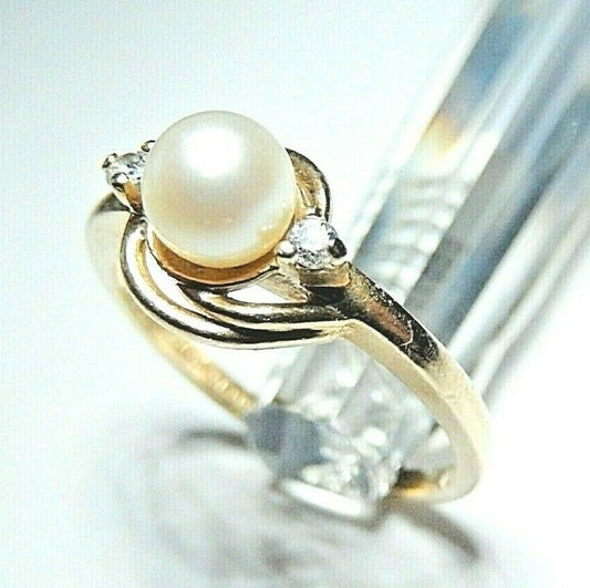 *VINTAGE*  14K YELLOW GOLD WHITE 5.5mm PEARL & DIAMOND LADIES RING Size 6.75