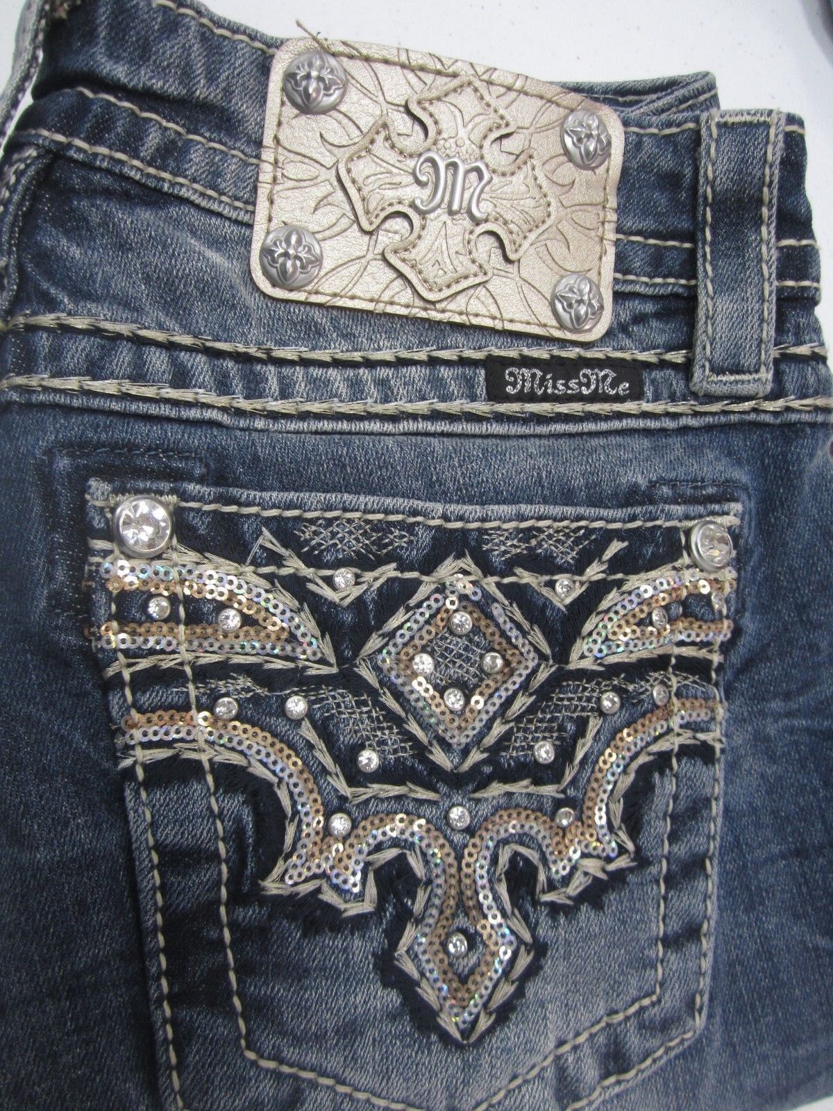 NWT Miss Me Embellised Women’s Mid Rise Straight Leg Jeans MW7111T Sz 26 x 33.5"