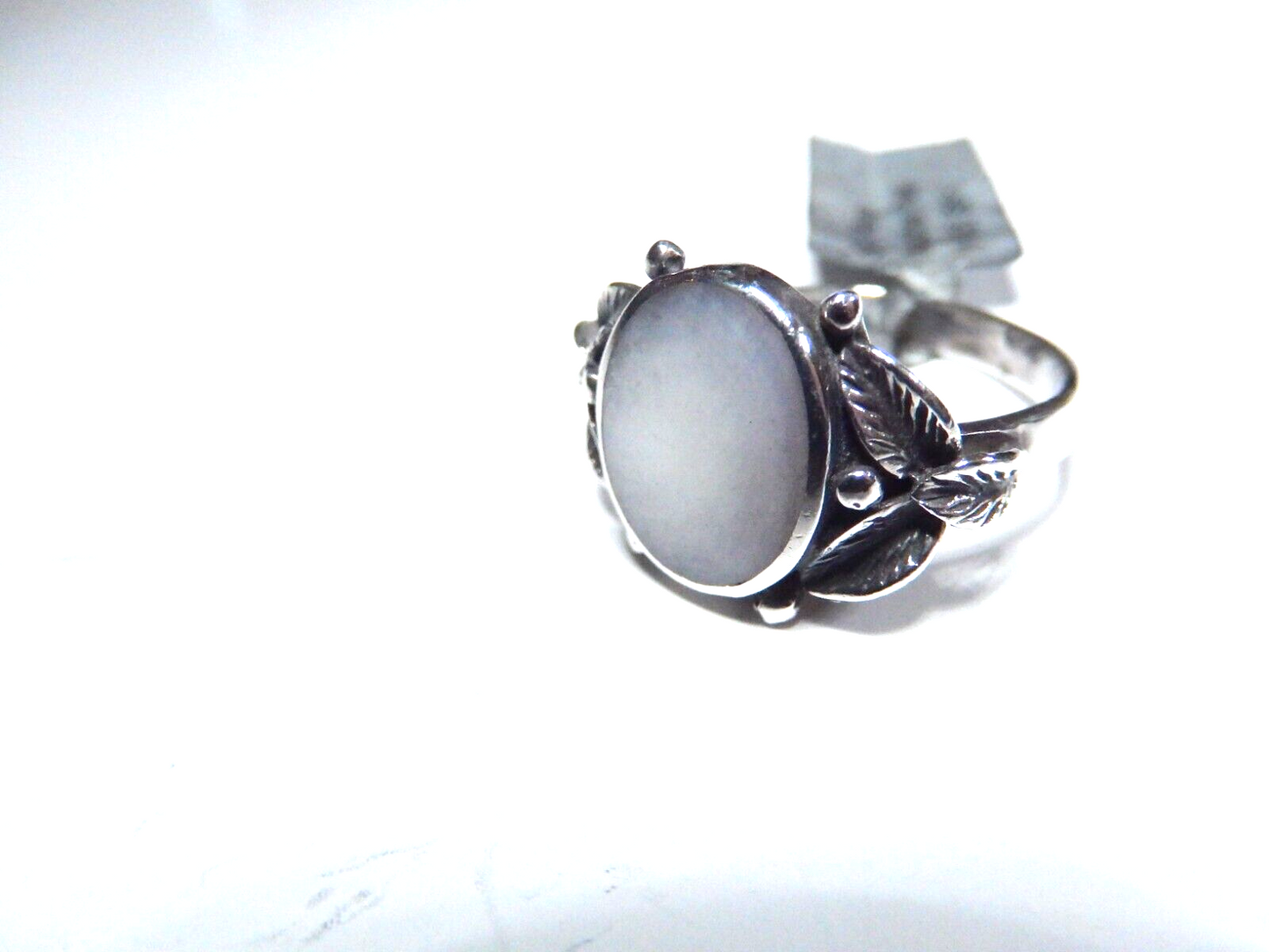 *VINTAGE*  Native American NAVAJO  MOTHER OF PEARL STERLING SILVER  RING SIZE 6