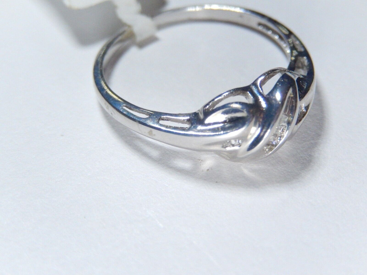 *VINTAGE* 10K White Gold Diamond Criss Cross X Wedding Band Ring Size 7