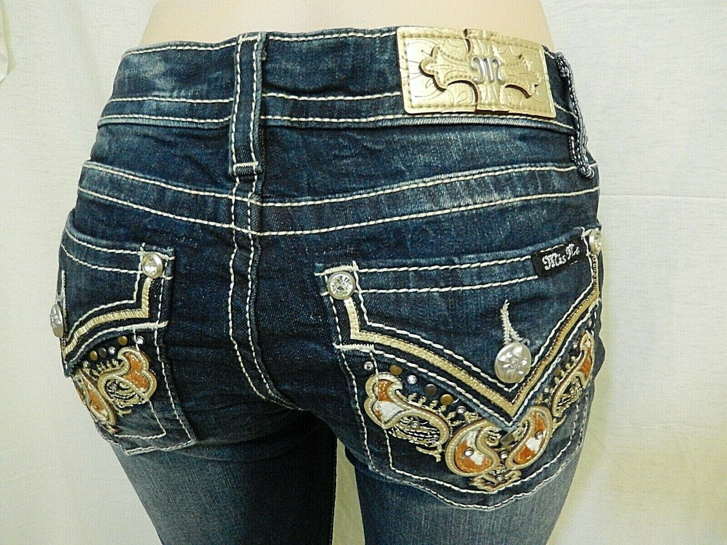NWT  Miss Me M3316B Paisley Embroidered Dark Wash Boot Cut Jeans Size W27 x 34