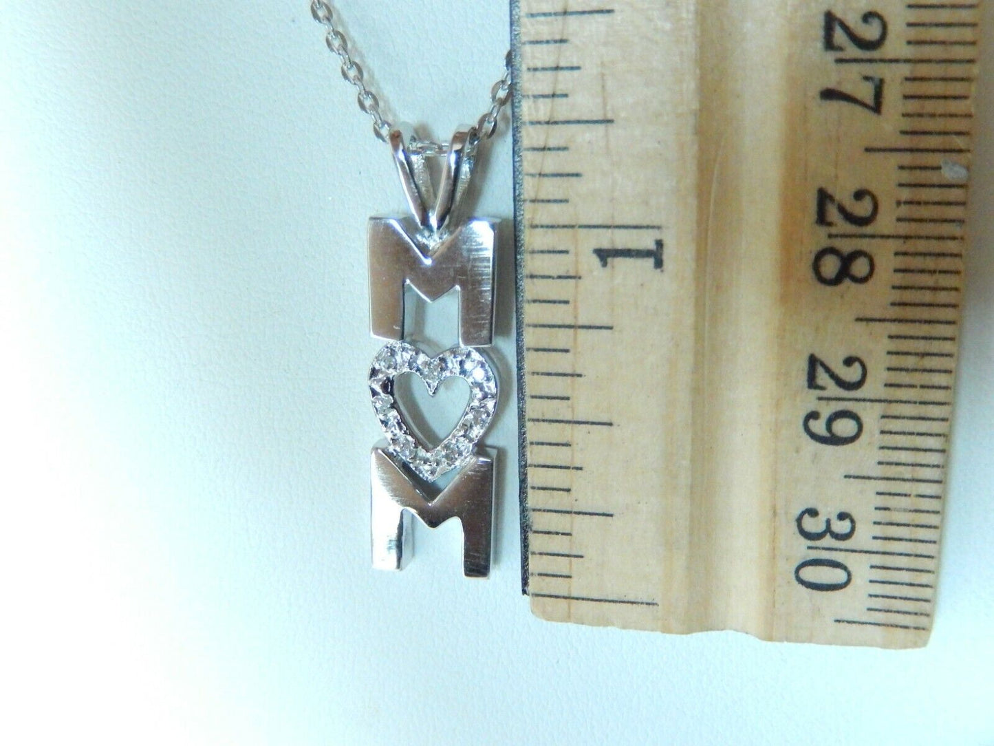 *NWT* 10Kt White Gold Mom Heart 7 Diamond Pendant w/18" Chain
