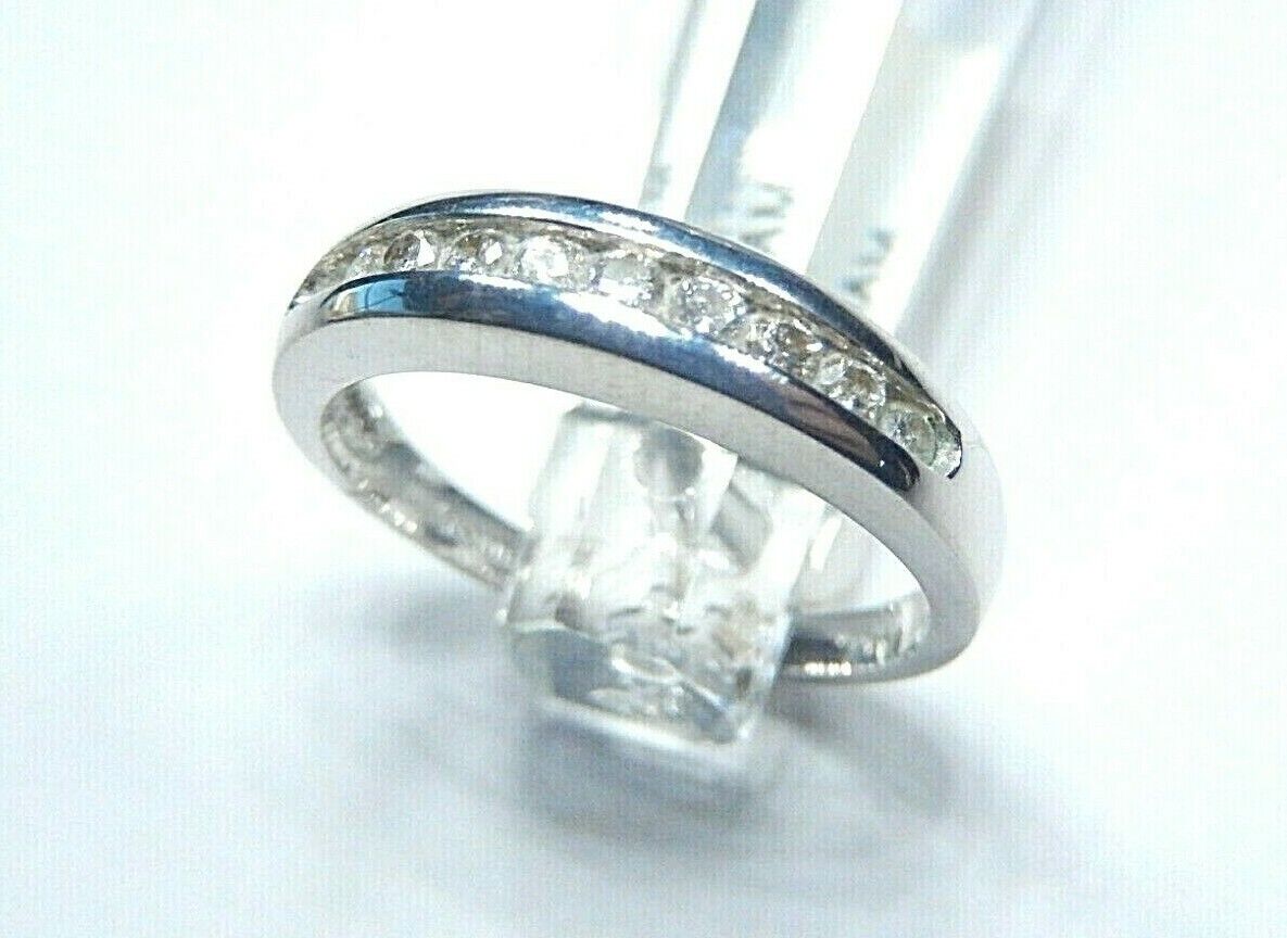 *NWT* 14k White Gold .33ct Natural VS Diamond 3.75mm Band Ring Size 6