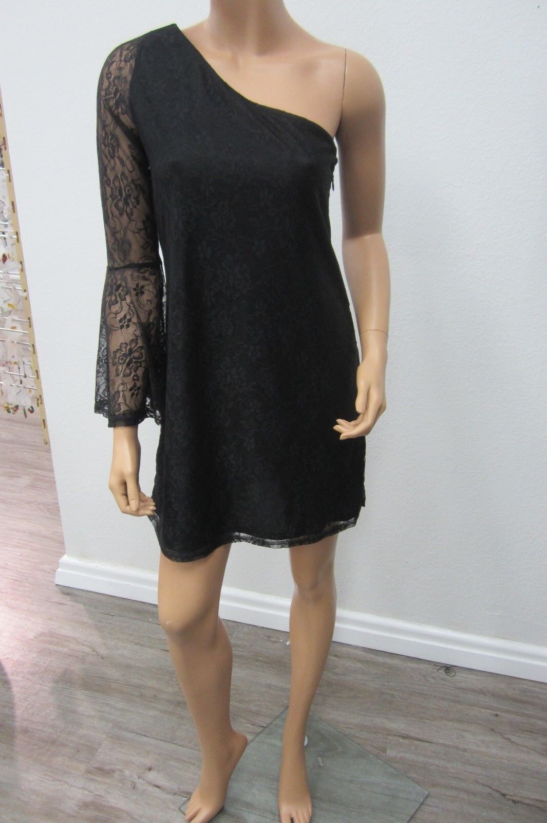 *NWT*  Lulus Black Swan Kaidence Black Lace Long One Shoulder Dress  Short Small