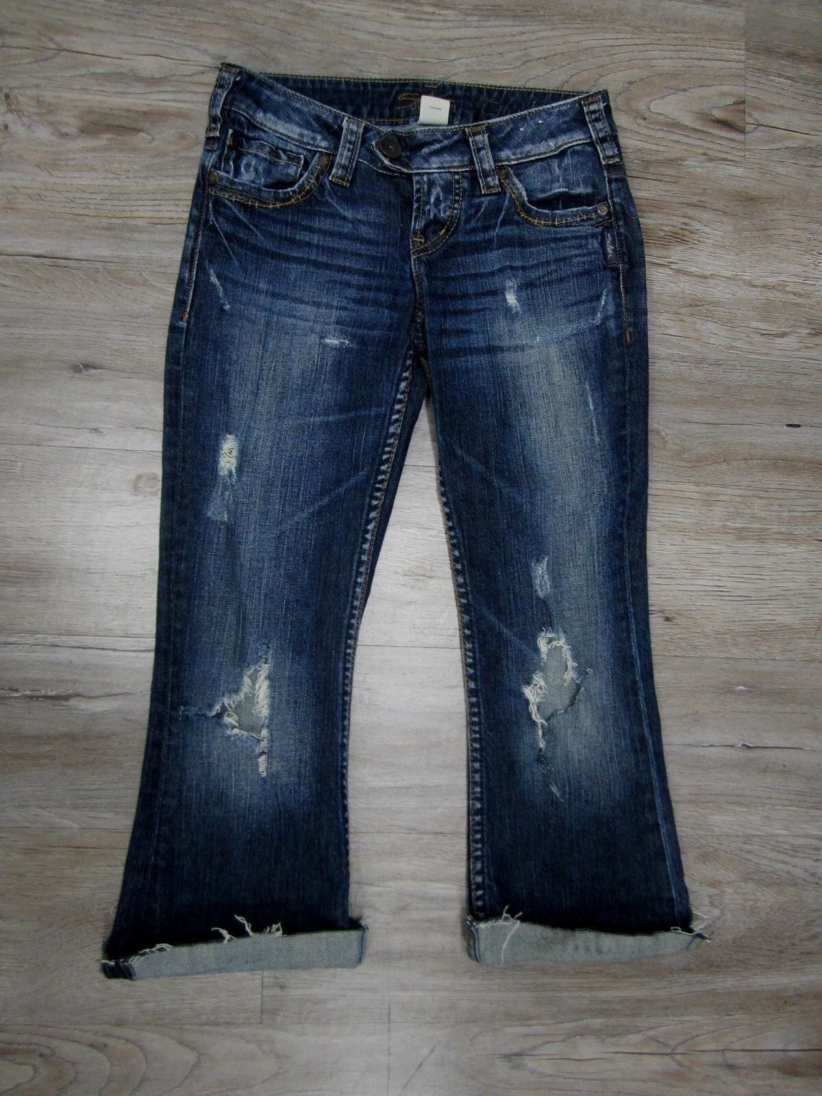 Pre Owned SILVER JEANS Capri Medium Wash Size 24 X 22 VERY NICE