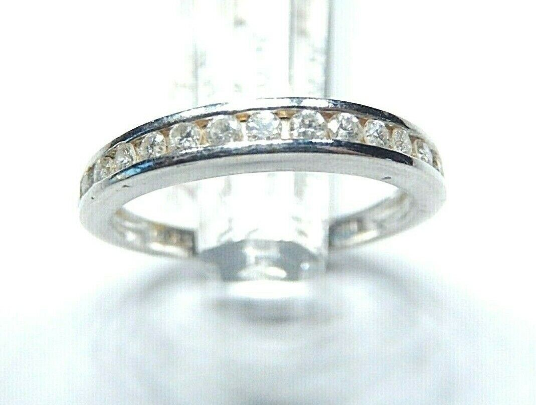 *NWT*  14K White Gold .25ct Natural VS Diamond Wedding Band Ring Size 5.25