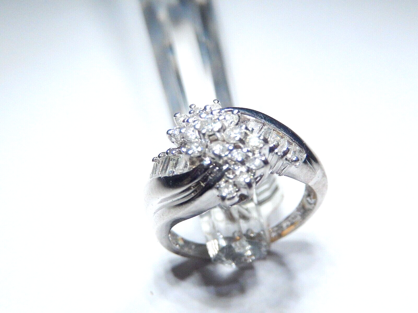 *VINTAGE*  14K WHITE GOLD  1/2ct NATURAL ROUND & BAGUETTE DIAMOND  RING SIZE 6.5