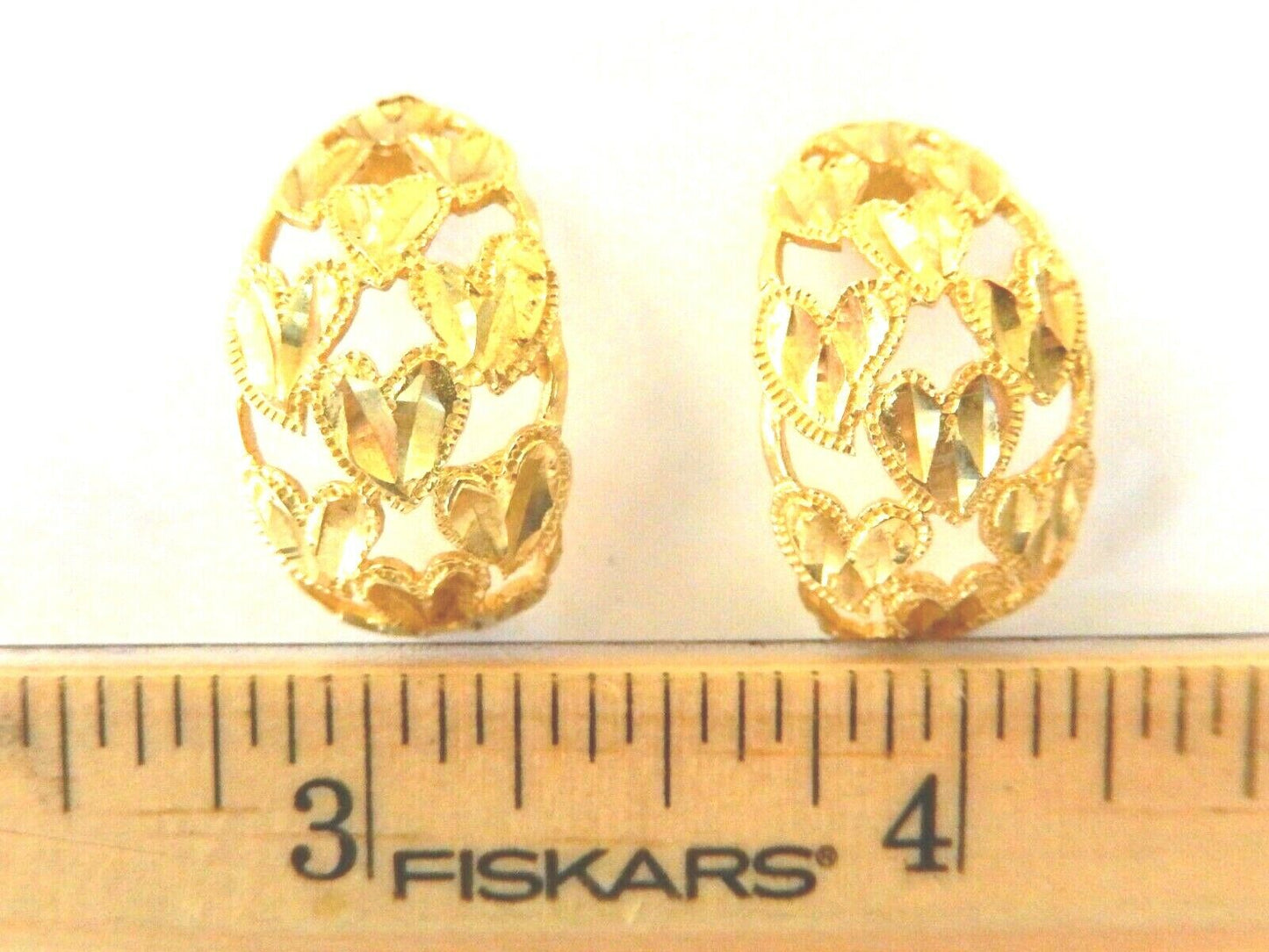 *VINTAGE* LARGE 10K YELLOW GOLD  Diamond Cut Hearts Cast Thick Hoop Earrings
