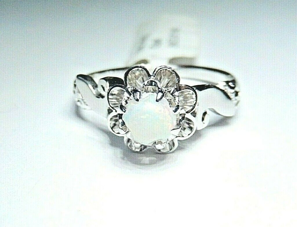 *NWT*   10k White Gold 5mm Round Opal Art Deco Solitaire Ring Size 7.75