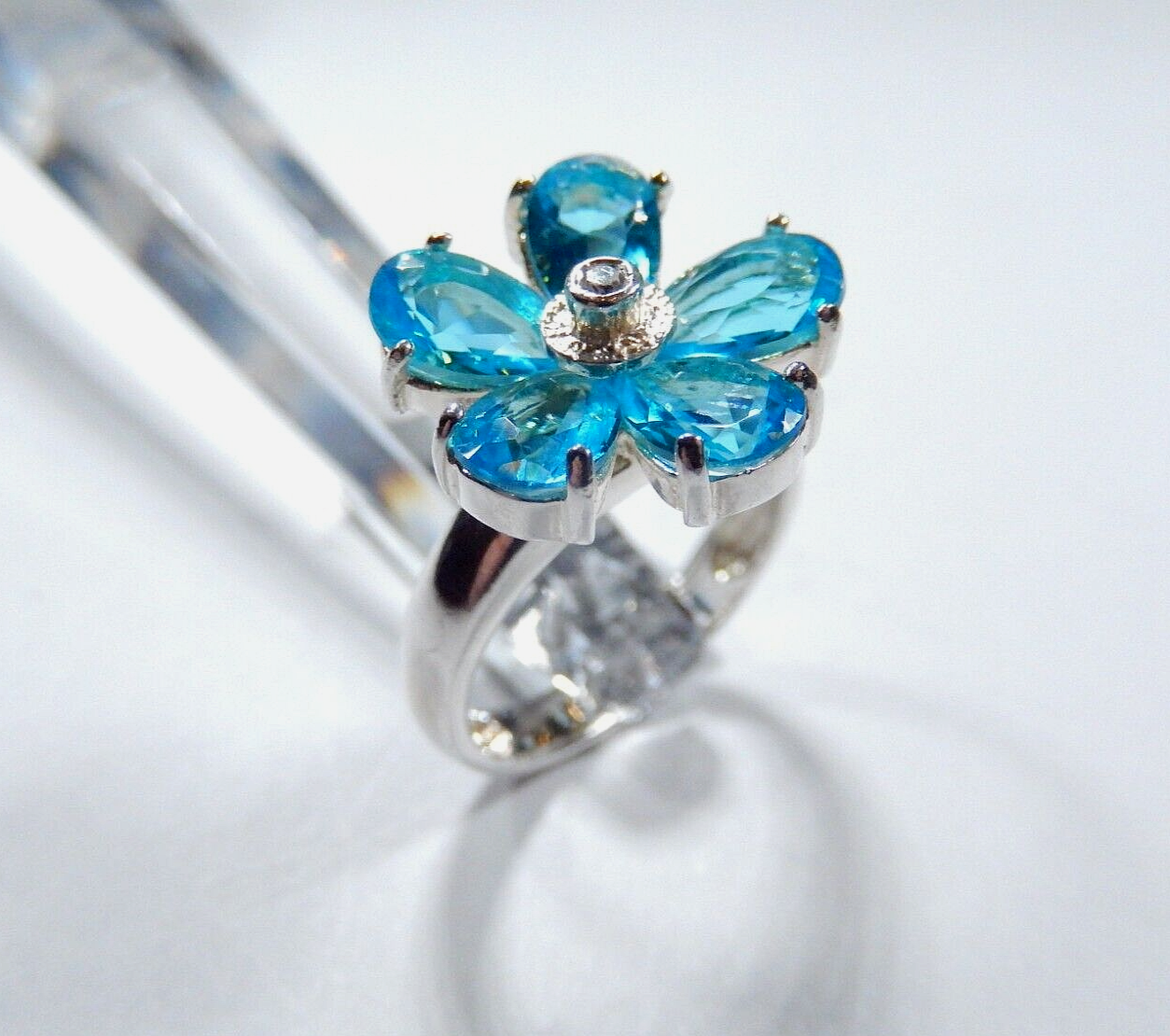 *VINTAGE* 925 Sterling Silver Flower Cluster London Blue Topaz Ring Size 7