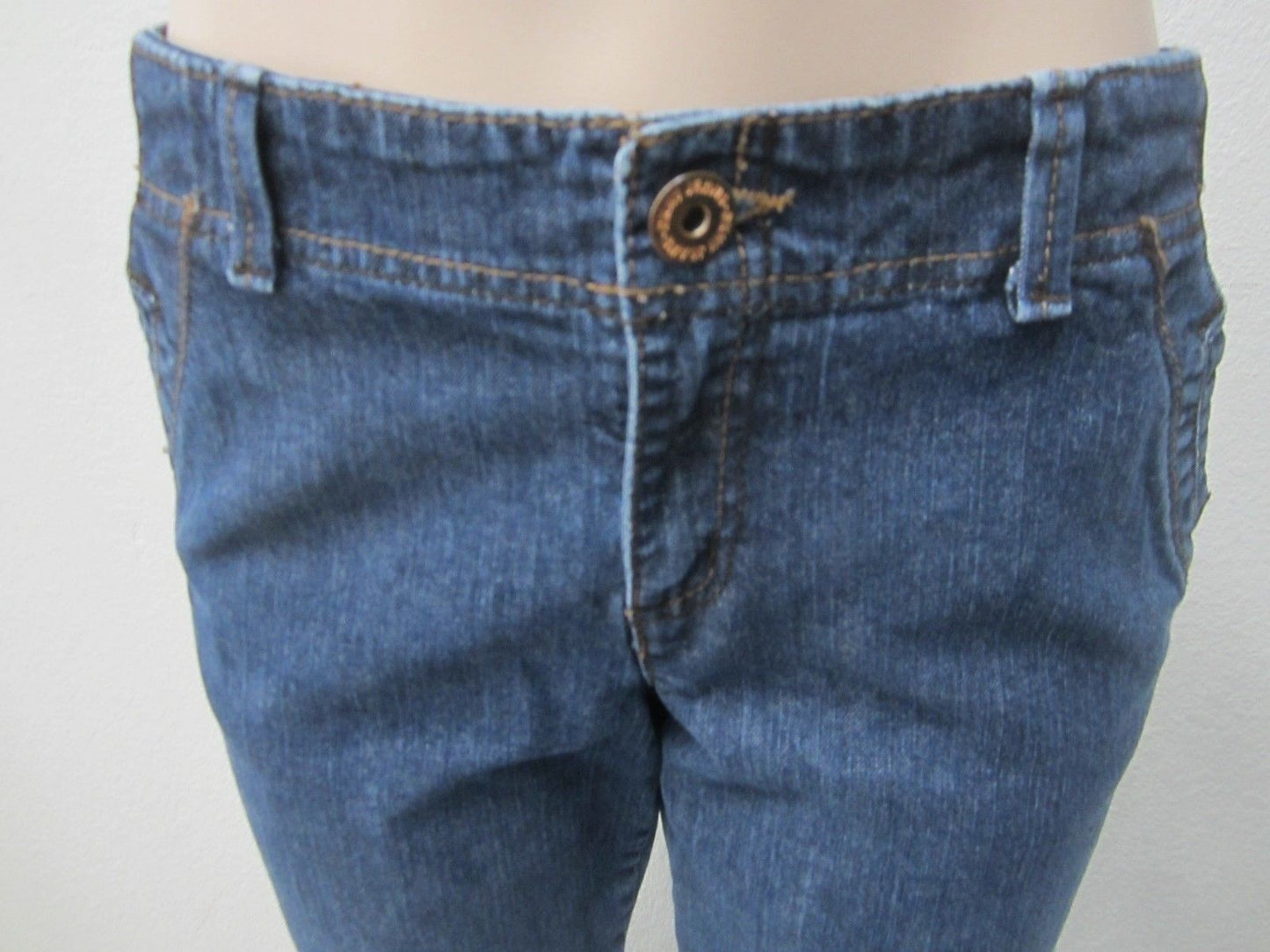 MINT  WOMENS  DKNY BOOTCUT MEDIUM BLUE DENIM JEANS SIZE 14 x 31.5"