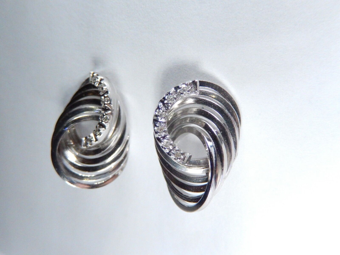 *NWT* 14K White Gold .25ctw Brilliant Natural Diamond Swirl Earrings