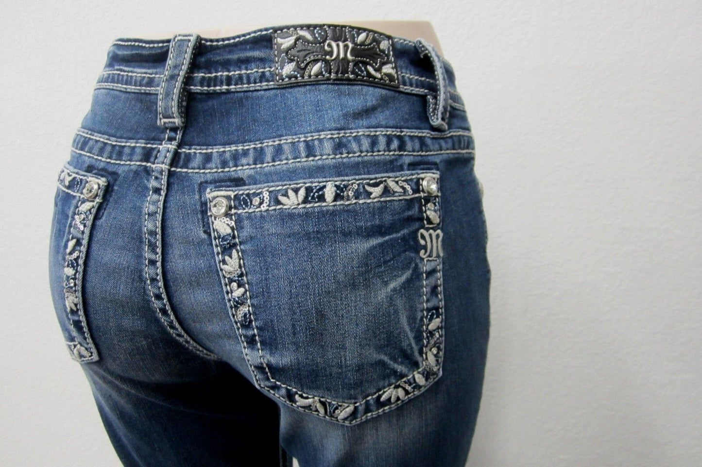 NWT Miss Me Women's Blue Floral Embroidered Border Jeans - Boot Cut  - MY3013B2