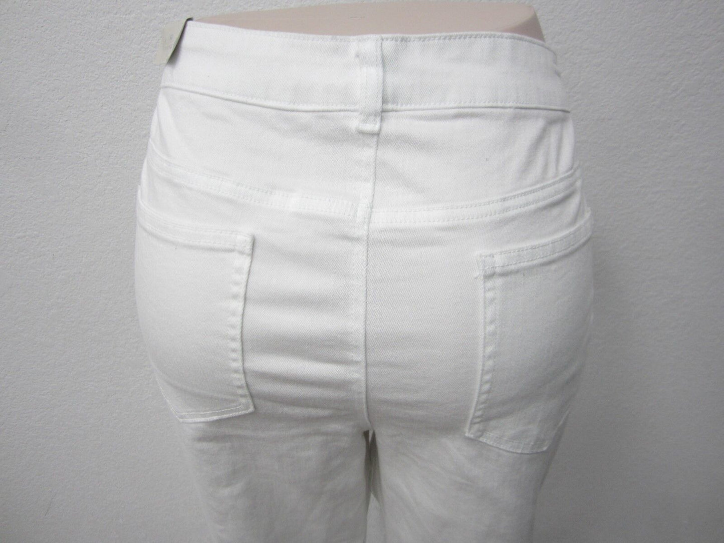 NWT Maurices White Cotton Zipper Fly  Fringe Trim Skinny Capri Size 20 x 25
