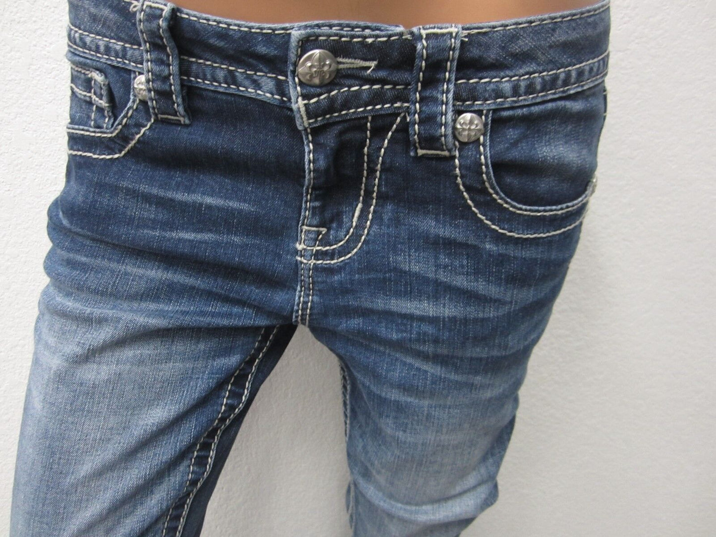NWOT MISS ME JEANS M8962B MED BLUE WASH BOOT CUT DESIGN JEANS SIZE 26 x 33