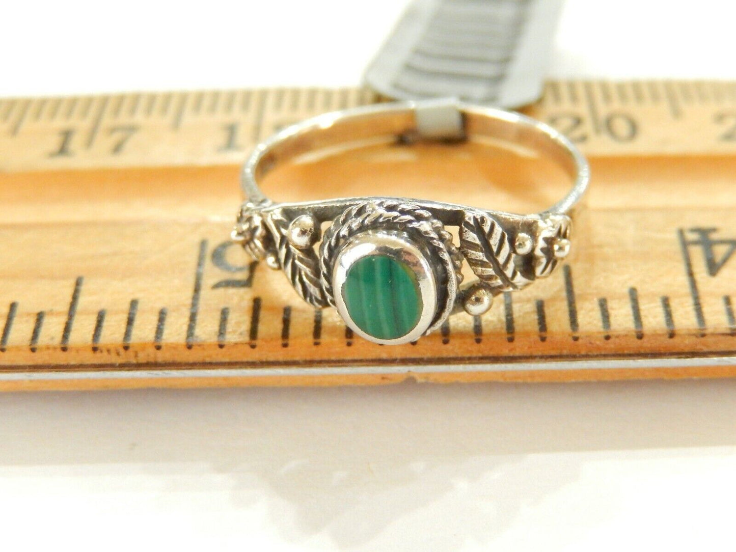 *VINTAGE*  Sterling Silver  Oval Green Malachite Ring Size 6.5