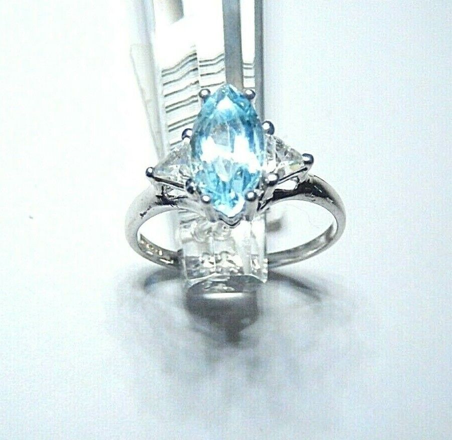 *NWT* 10K White Gold 1.00ct Marquise Blue Topaz & White Topaz Solitaire Ring 6.5