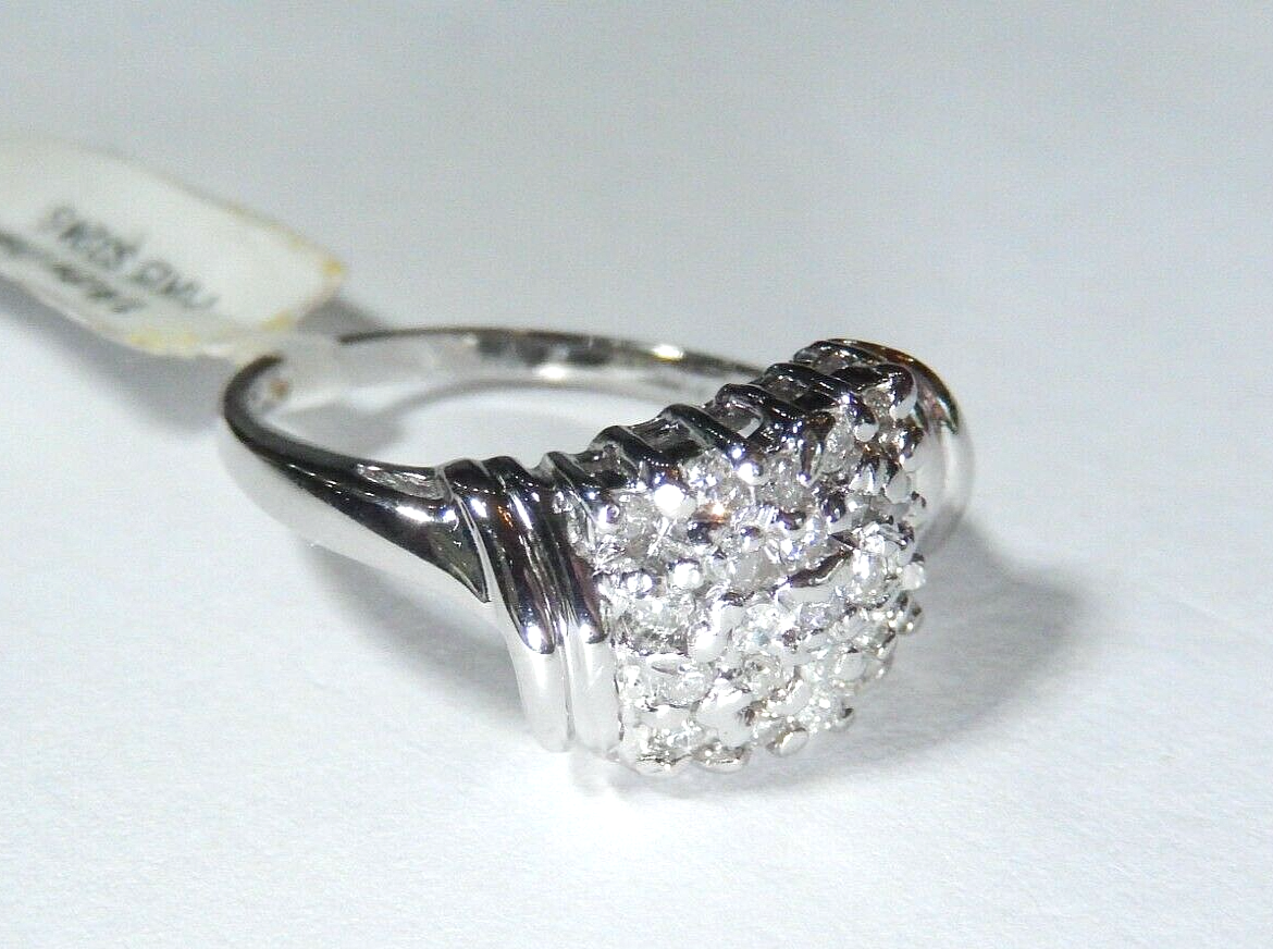 *NWT*  14K White Gold .25ct Natural VS Diamond Cluster Ring  Size 7.5