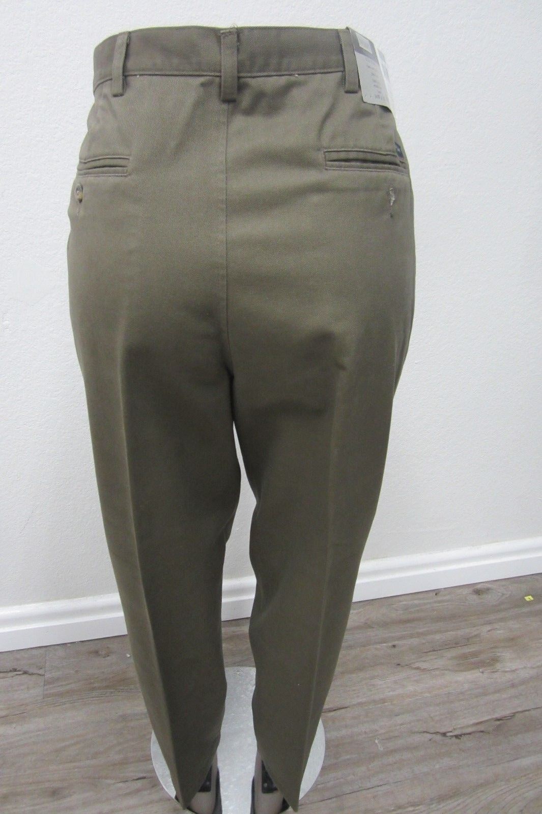 NWT HAGGAR Black Label Khaki Pants Bark BL2K Plain Wrinkle Free 36 x32