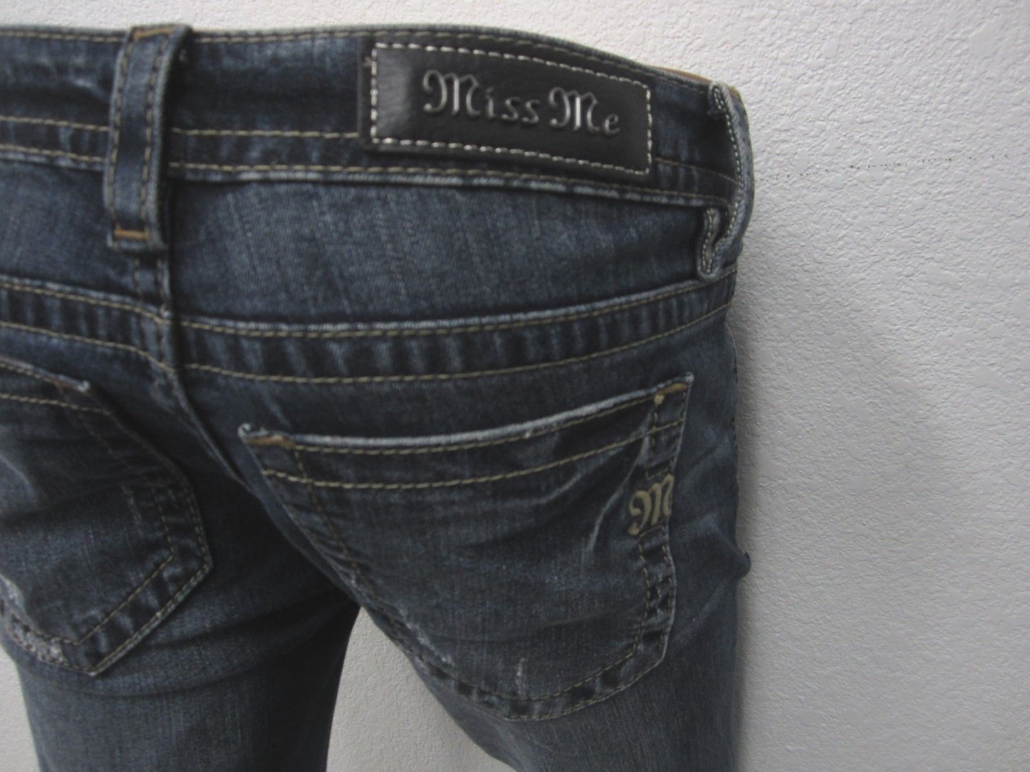 NWOT Miss Me Women's Jeans Med Blue Solid Skinny Mid-Rise Button Up Size 26 x 30