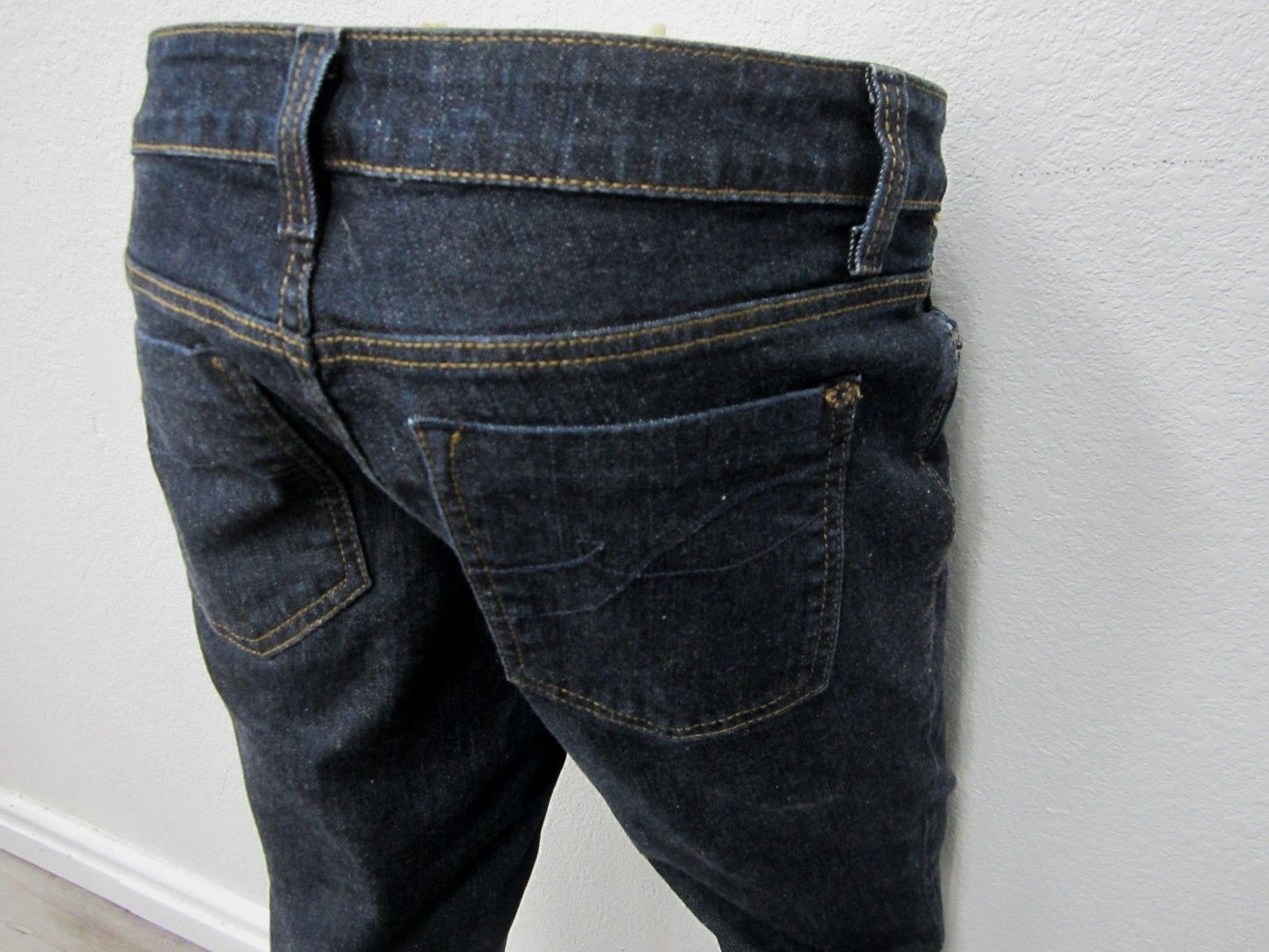VERY NICE DKNY Womens Dark Boot Cut Jeans Size 10R x L31
