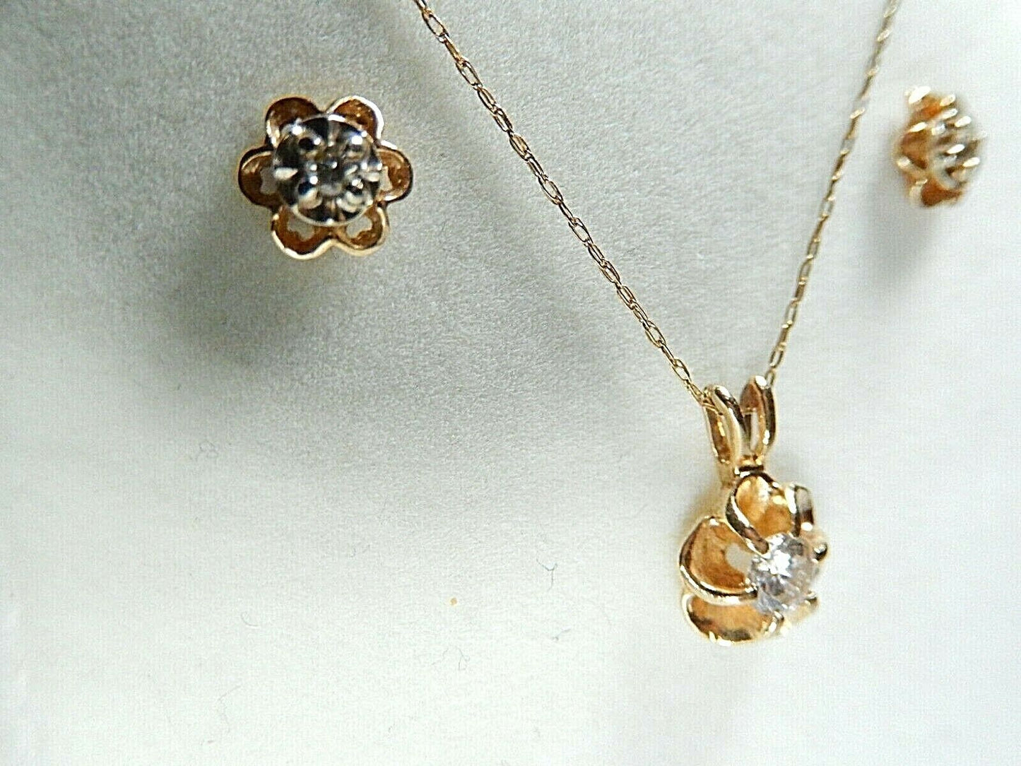 *VINTAGE*  14K Yellow Gold Matching Diamond Stud Earrings & Diamond Pendant 22"