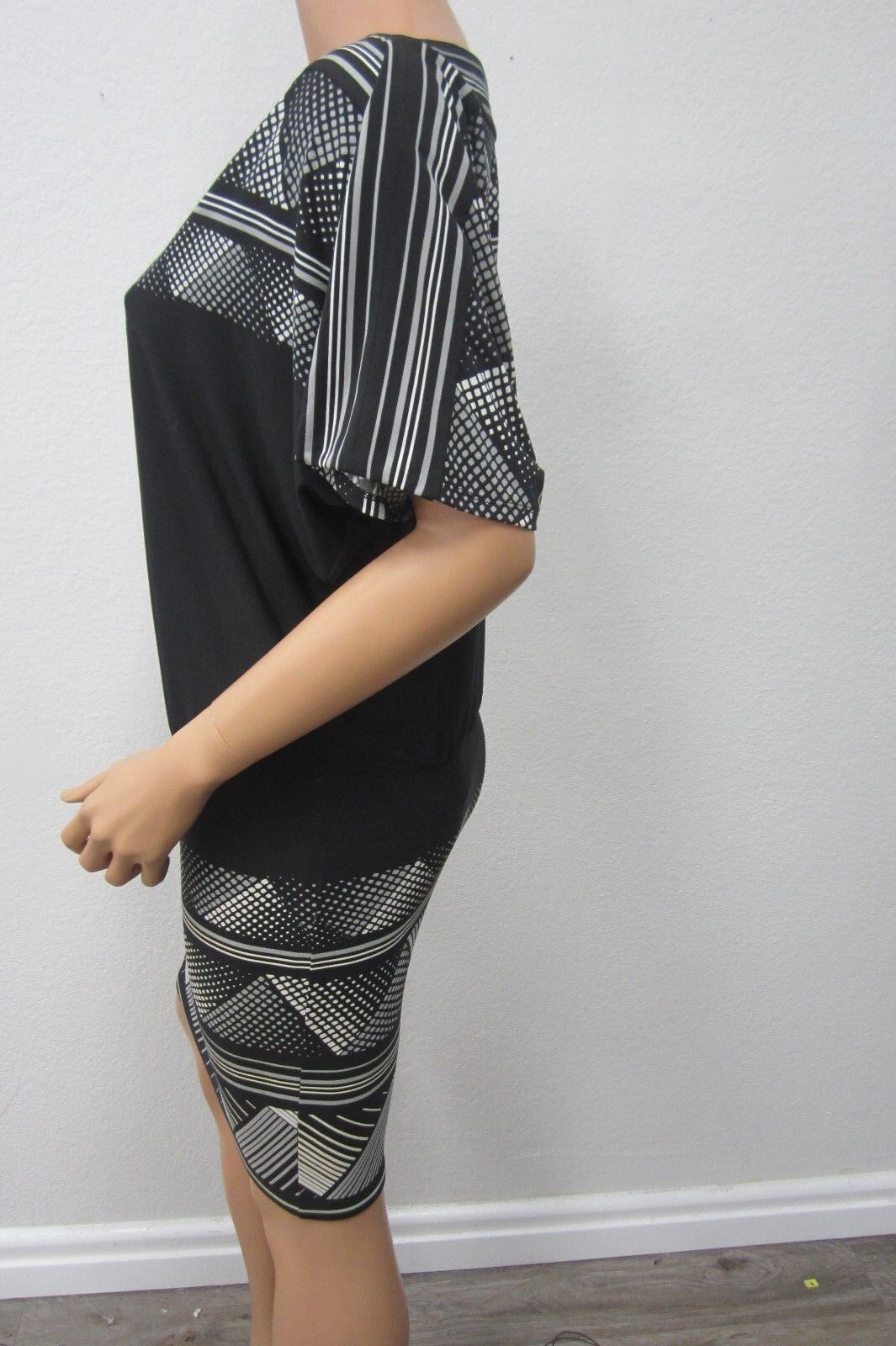VERY NICE BCBG maxazria dress Size XS