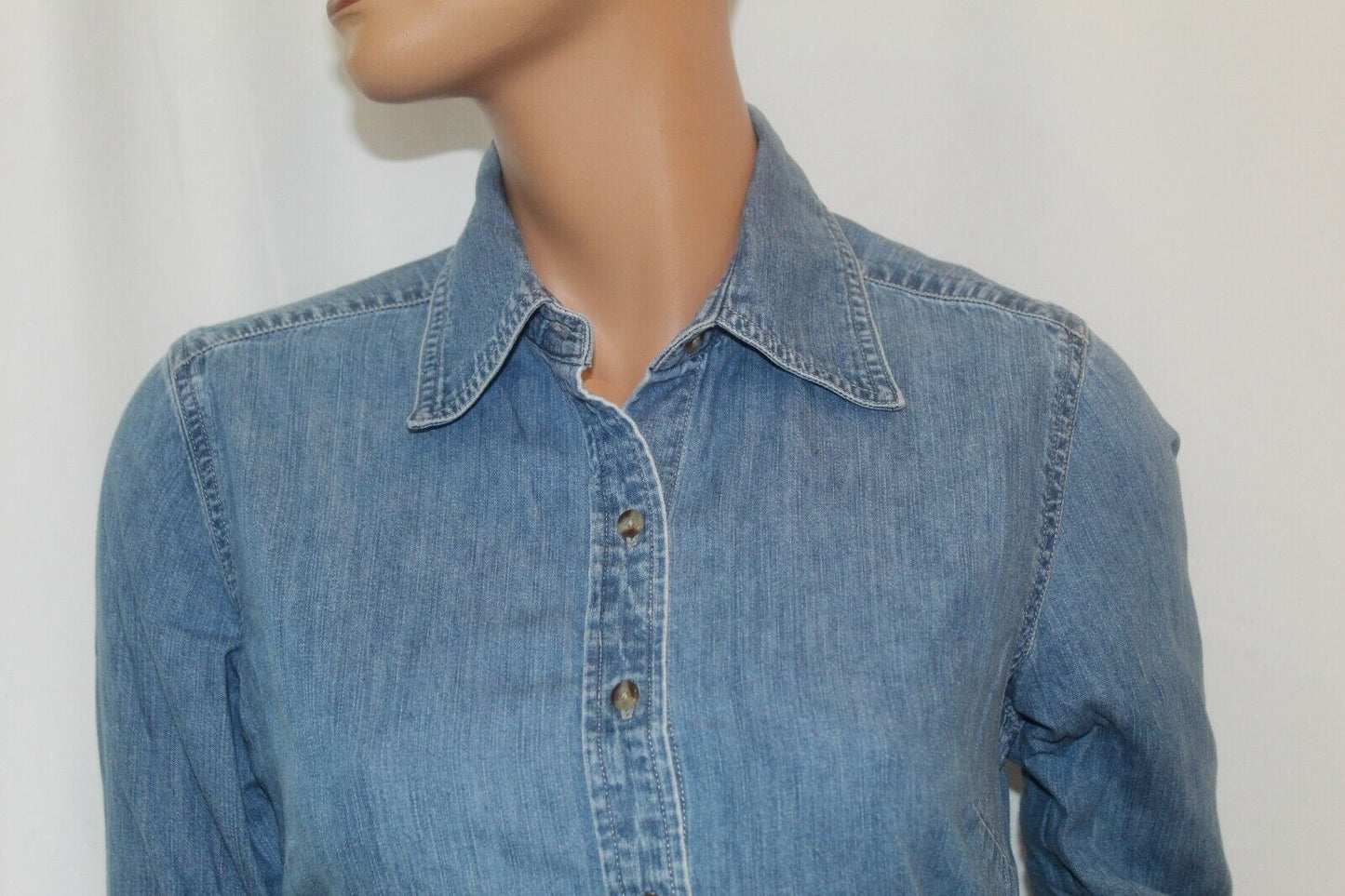 Eddie Bauer Women  Cotton Long Sleeve Button-Down Shirt Size Small