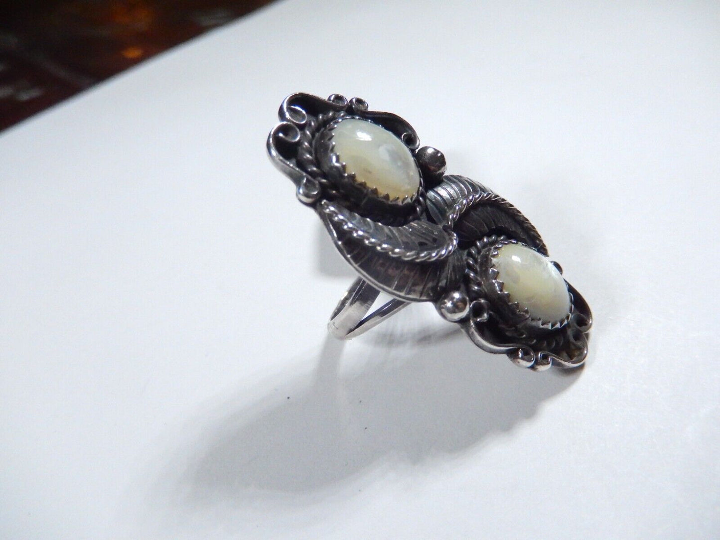 *VINTAGE* Signed Native American Sterling Silver & Mother Of Pearl Ring Sz 6.25