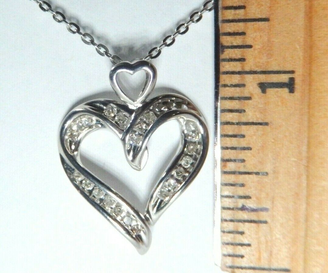 *NWT* 10K White Gold 1/4Ct Round White Real Diamond  Heart Pendant w/18" Chain