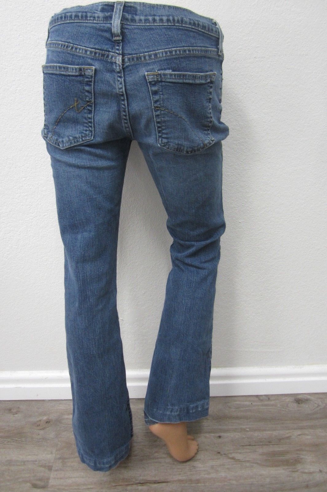 *NICE*  Women's TOMMY HILFIGER Straight Leg Denim Blue Jeans  Size 5R  x  31"L