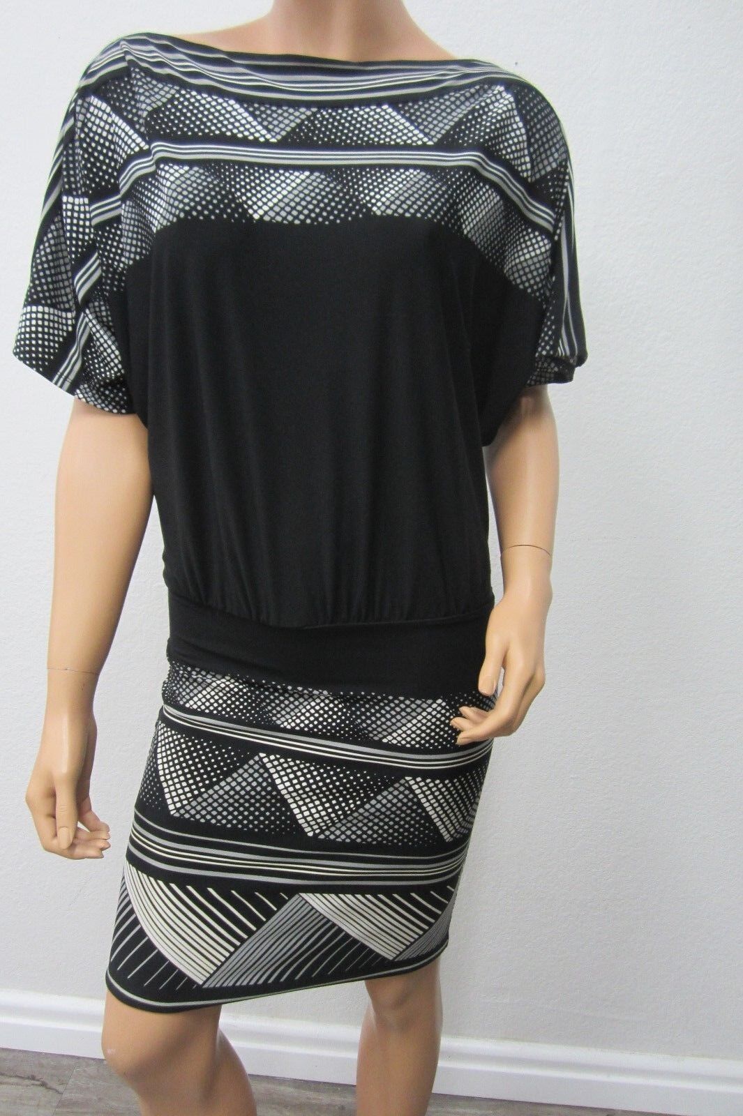 VERY NICE BCBG maxazria dress Size XS