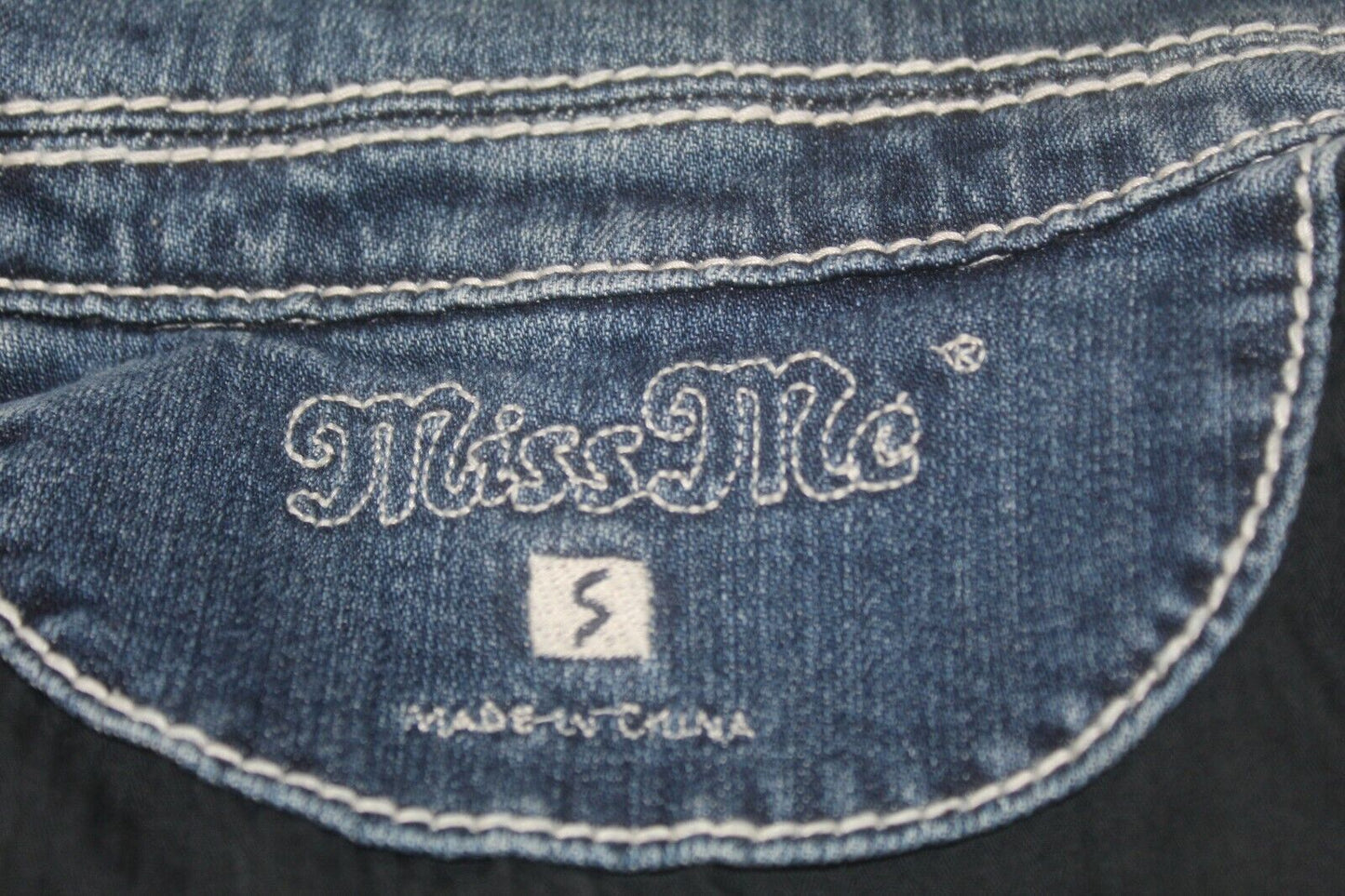 *NWT* Miss Me  JJ5788A Denim Jacket Rhinestone & Silver Stud Design Size Small