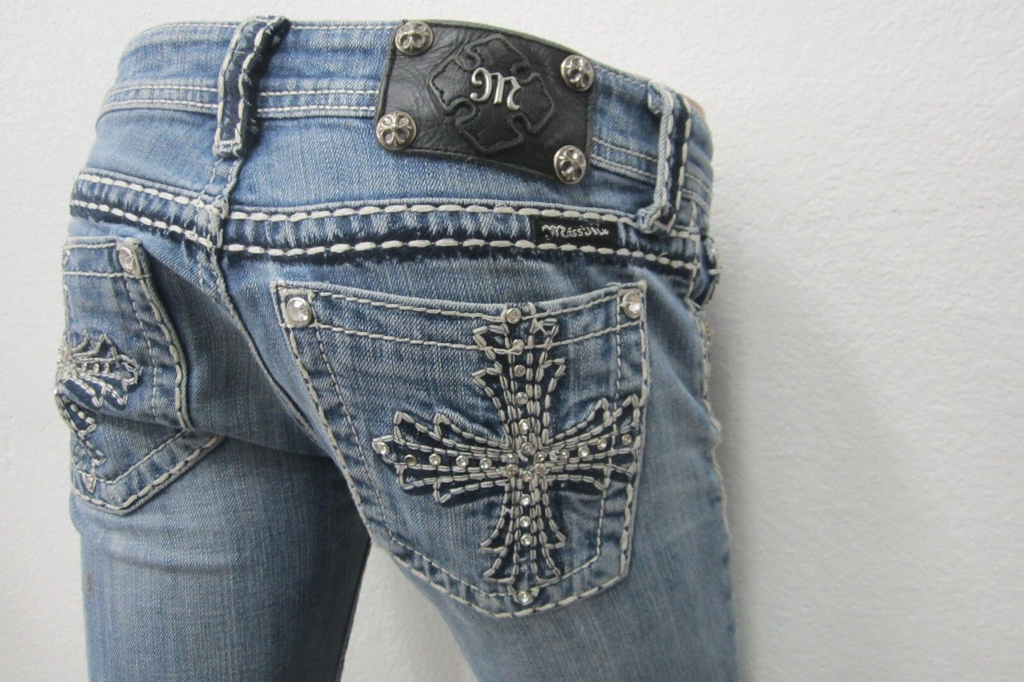 *NICE* MISS ME~Boot Cut Denim Embellished Cross CUTE Blue JEANS Size W26 x L31