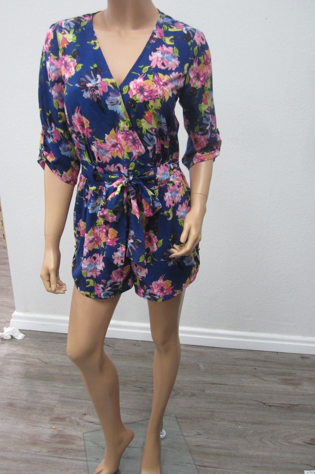 *NWT* $109.00  Gianni Bini In The Garden Erynn Romper SUPER CUTE Size Small