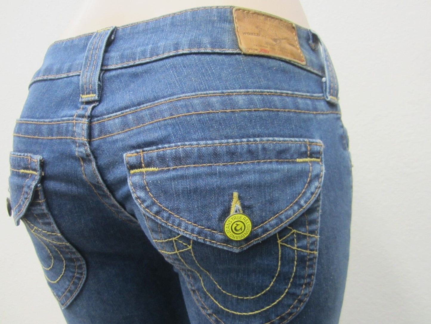 AUTHENTIC Nice Pre Owned Ladies True Religion Joey Jeans Size 28 x 33 Inseam