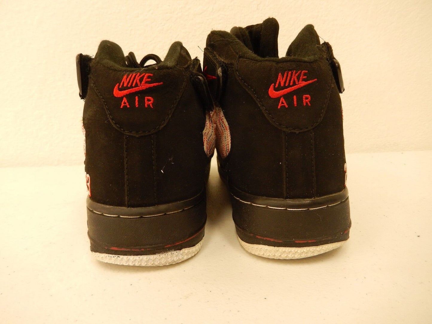 Nike Air Jordan  Retro Black  Red 136027-061 sneakers Size 7