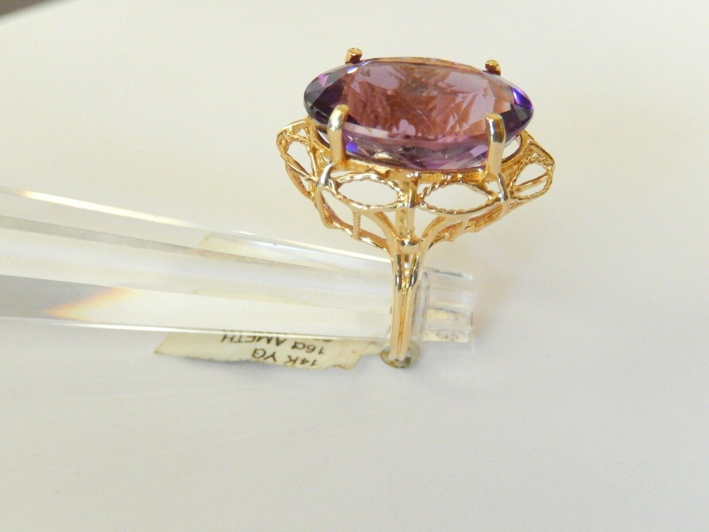 *VINTAGE*  14k Yellow Gold Vibrant Purple 16CT Oval Amethyst Filigree Ring Sz 7