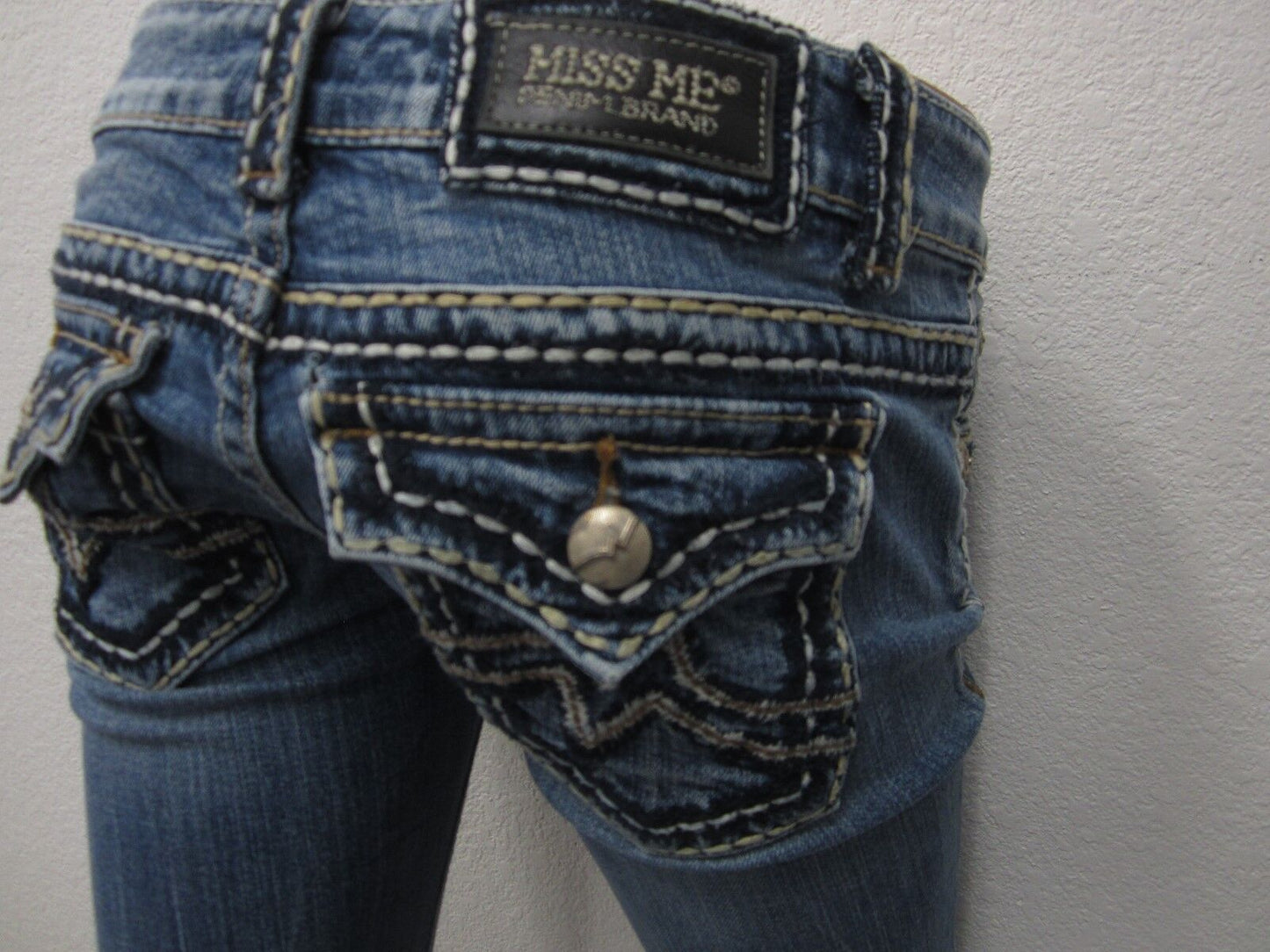NWOT Miss Me IRENE STRAIGHT LEG Jeans WOMEN'S  Denim Thick Stitch Size 27 x 31