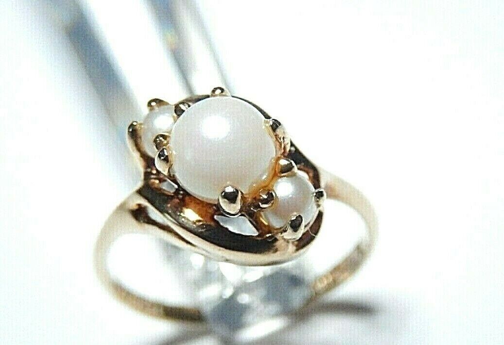 *VINTAGE* 10k Yellow Gold  Three Real Round Pearl Tier Ring Size 6