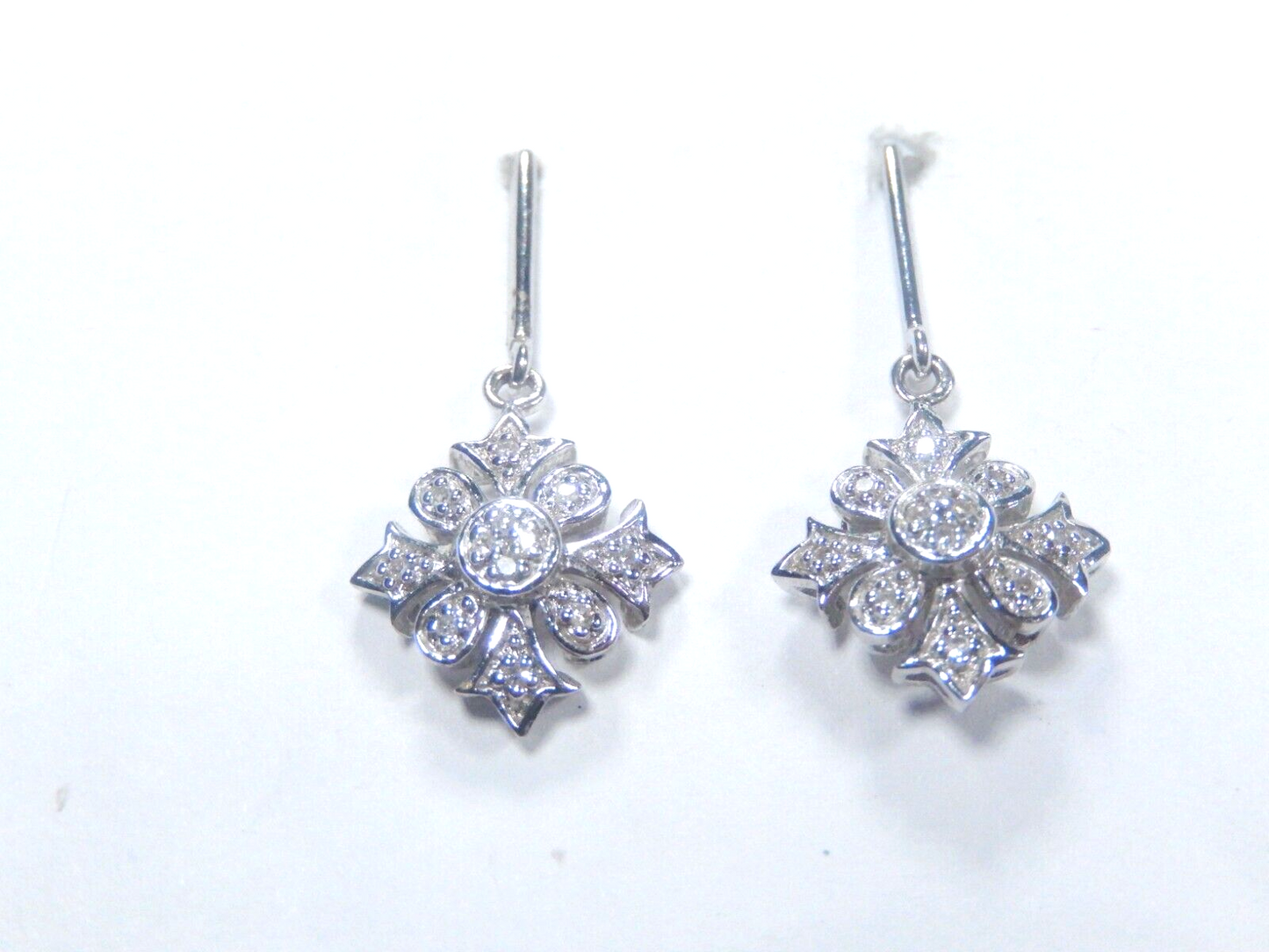 *VINTAGE*   925 Sterling Silver 1/4 CT TW Diamond  Cluster Dangle Earrings