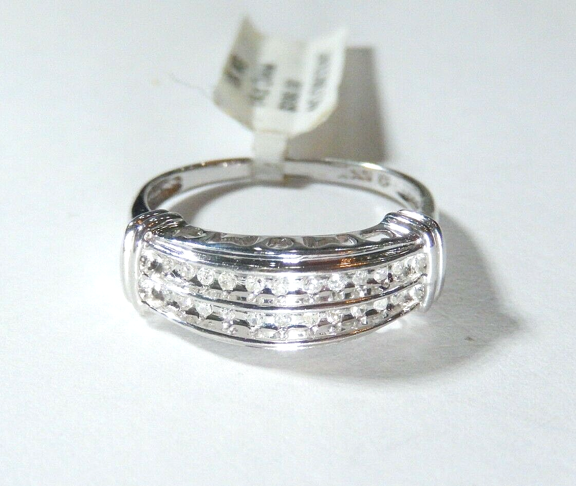 *NWT* 10k White Gold .25 CT Double Row Round Diamond "MOM" Ring Size 8.25