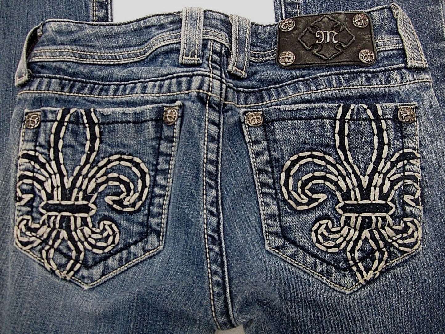 NICE MISS ME BOOT CUT EMBELLISHED SILVER EMBROIDERED FLEUR DENIM JEANS  26 X 26
