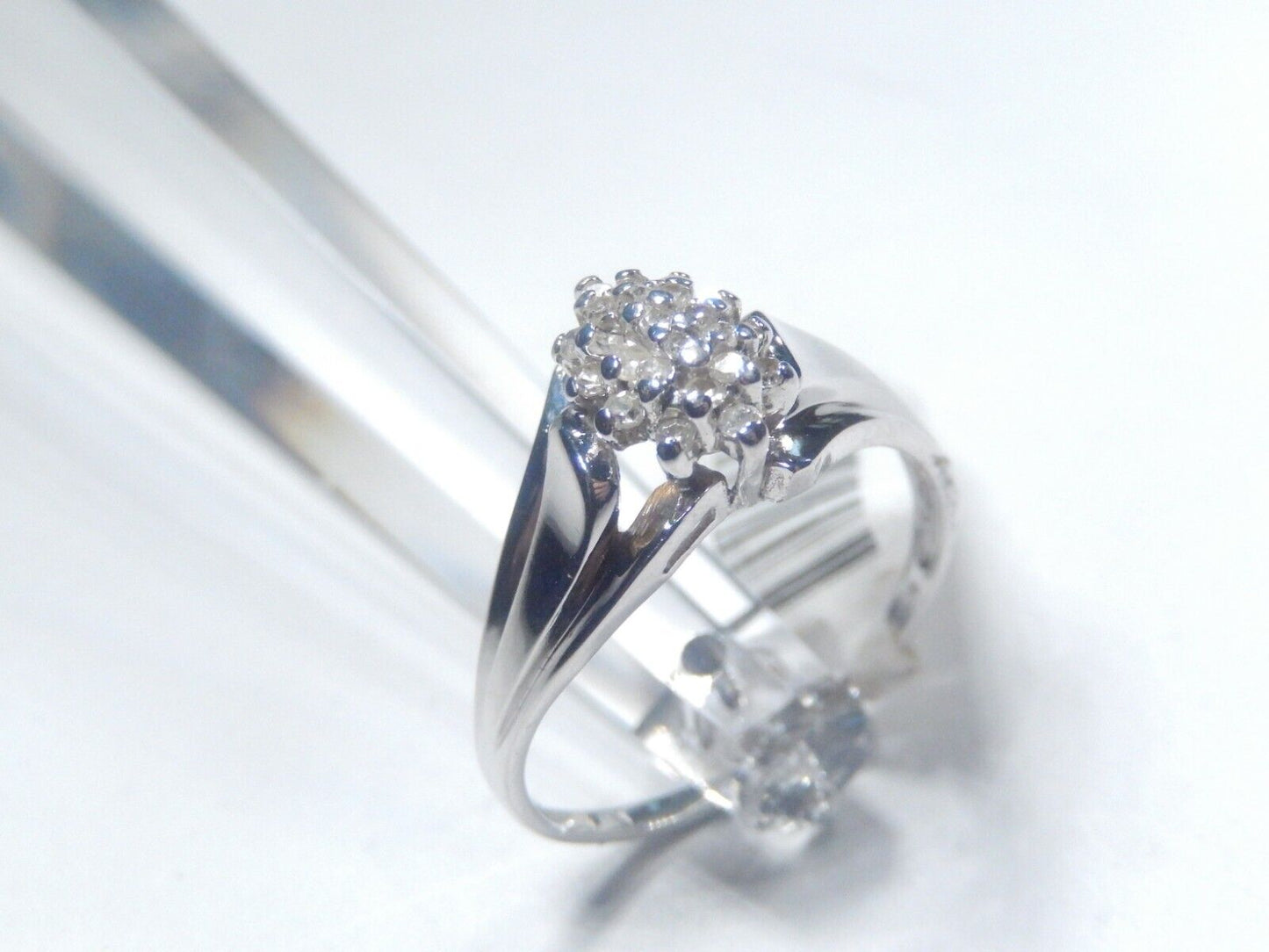 10k White Gold .25CT Diamond Cluster Cocktail Ring Size 9.25