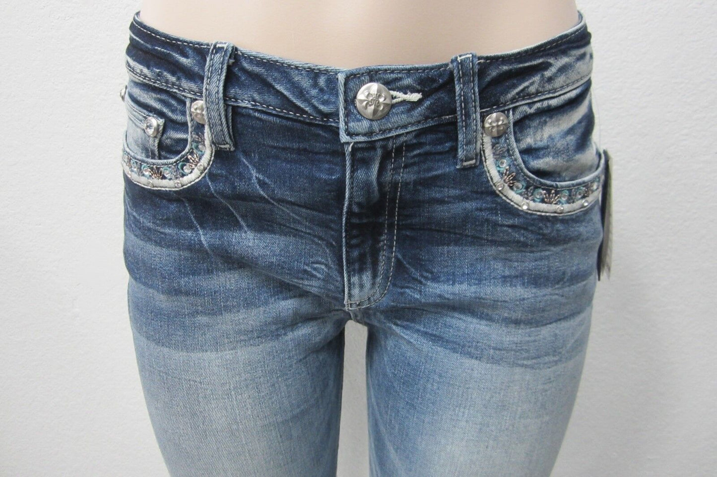 NWT Miss Me  Embellished Yoke Medium Wash CUTE Skinny Cut Jeans M3150S Siz 29x29