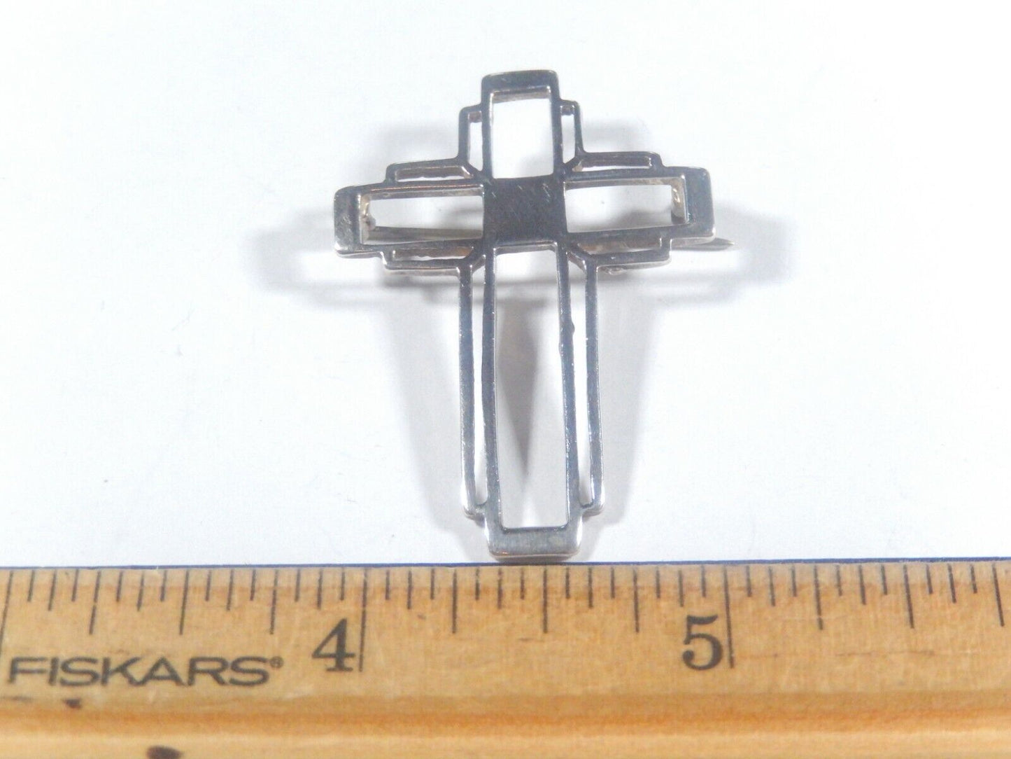 *VINTAGE*  925 Sterling Silver Cut Out  Cross   Brooch Pin
