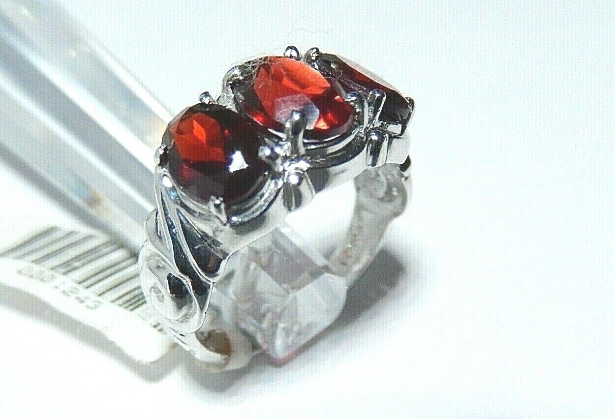 *NWT* 10k White Gold 2.75CT Oval Garnet Three Stone Ring Size 7