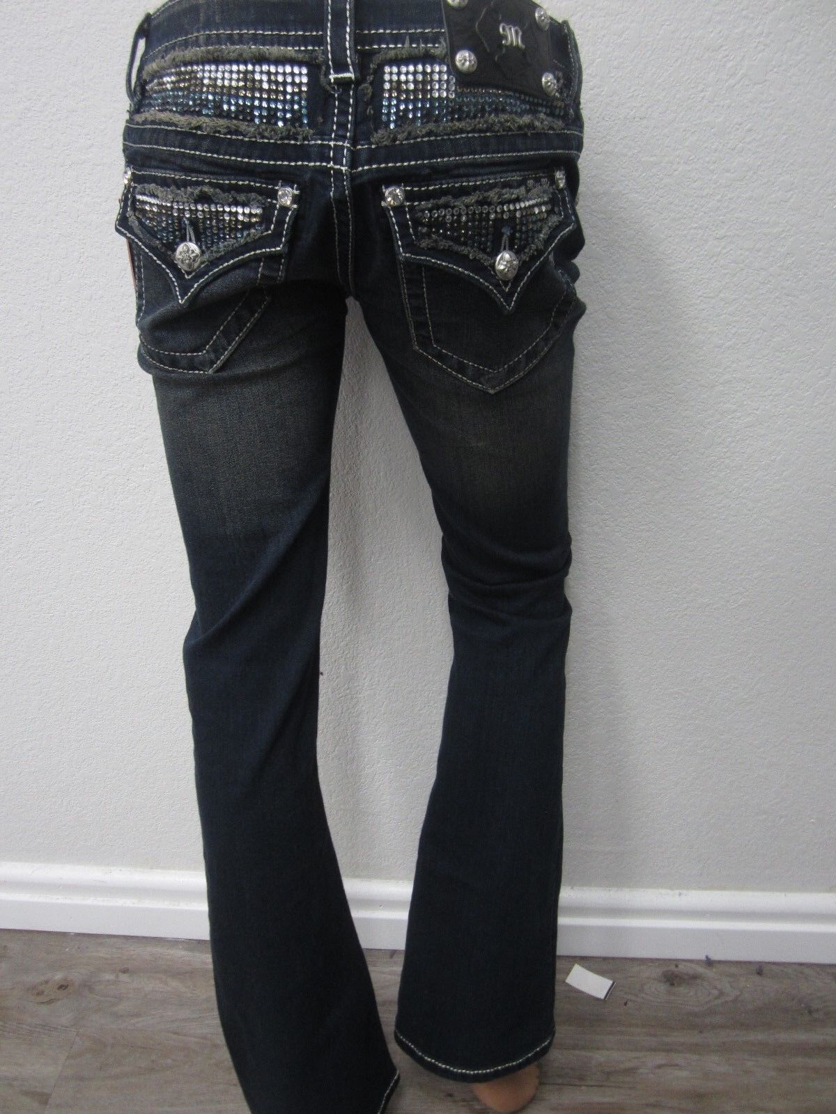 NWOT  Miss Me Women's Boot Cut Jeans JP5589B DK BLU .SIGNATURE-KISS 28x34