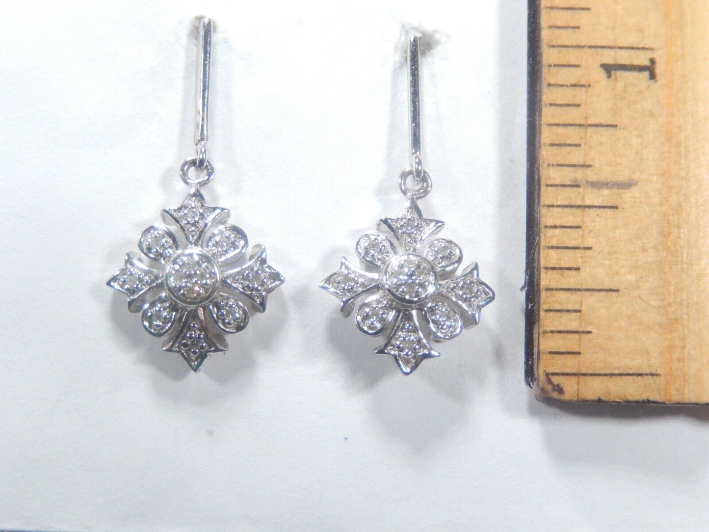 *VINTAGE*   925 Sterling Silver 1/4 CT TW Diamond  Cluster Dangle Earrings